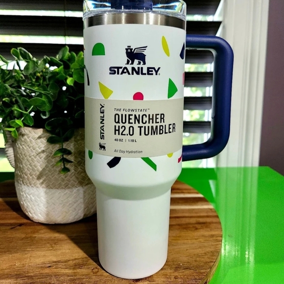 Stanley 40 oz Abstract Geo Target Exclusive H2.0 FlowState Quencher Tumbler New - Picture 1 of 4